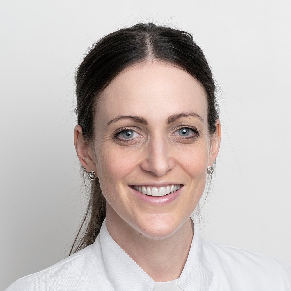 Portrait Raffaela Fürer HNO Praxis Zürich Zürichberg Facharzt FMH ORL Halschirurgie Gesichtschirurgie Dr. med. Christof Burkart Raffaela Fürer Schweiz